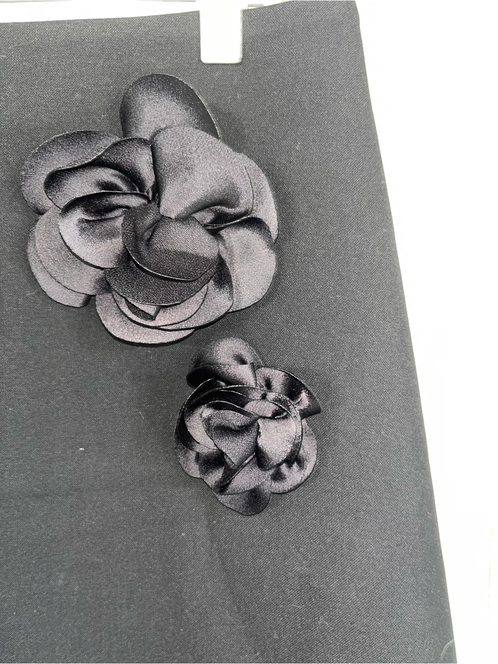 Maeve Anthropologie Black 3D Floral Applique Mini Skirt Size 8 NWT - Picture 3 of 7